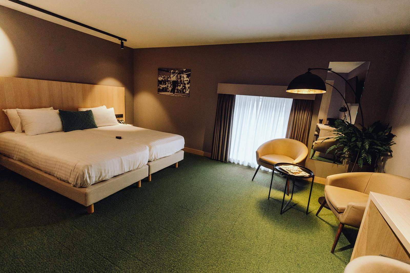 Hotel & Restaurant Five Nations Дюрби Екстериор снимка