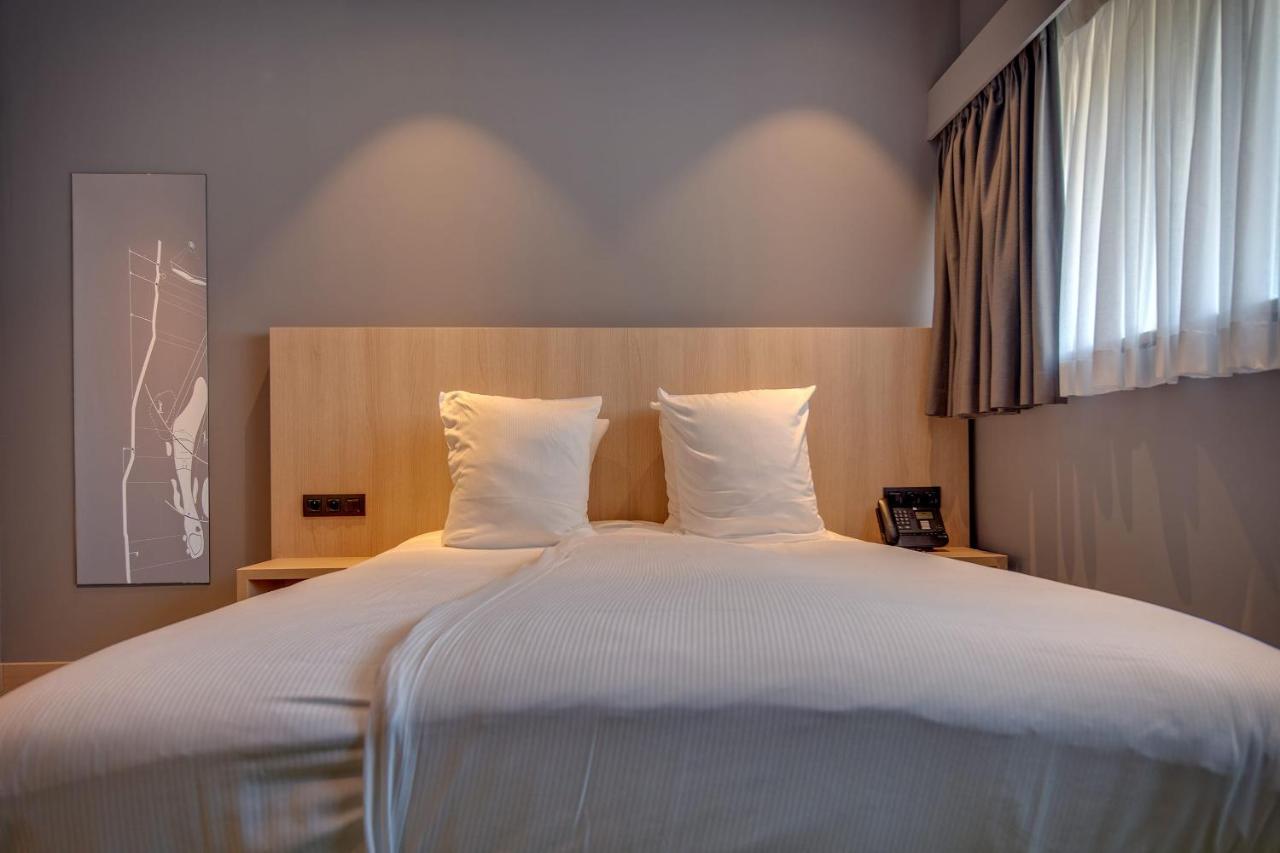 Hotel & Restaurant Five Nations Дюрби Екстериор снимка