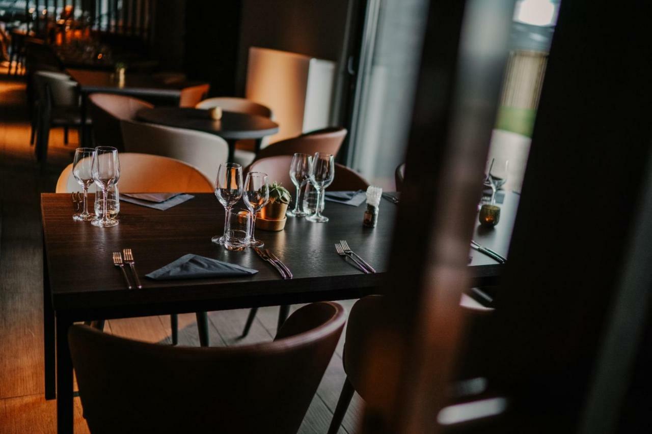 Hotel & Restaurant Five Nations Дюрби Екстериор снимка